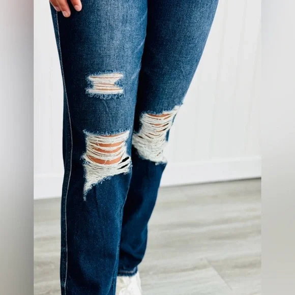 NWT - Judy Blue - High Waist Straight Leg Distressed Jeans - Woman's Size 16W - Picture 3 of 6